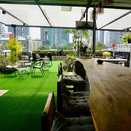 Hash Apartment With Unique Chill Design At Silom Soi 3-2